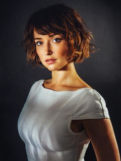 Milana Vayntrub